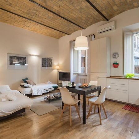 The Best Rent - Elegant Flat Near Colosseum 로마 외부 사진