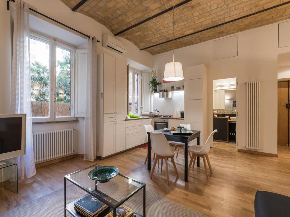 The Best Rent - Elegant Flat Near Colosseum 로마 외부 사진