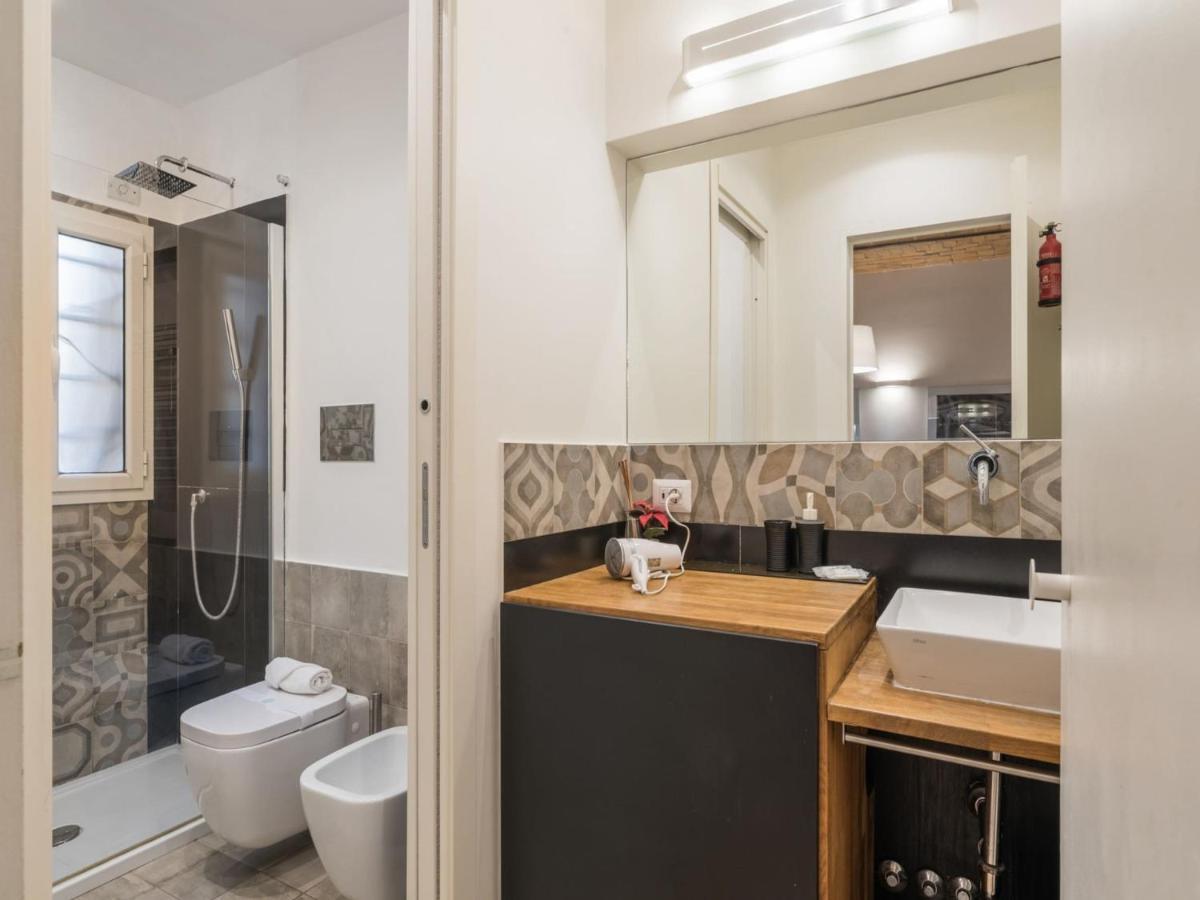 The Best Rent - Elegant Flat Near Colosseum 로마 외부 사진